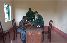 Kịp thời tiếp nhận, hỗ trợ chăm sóc sức khỏe cho 1 sĩ quan của Campuchia