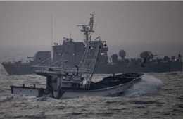 Hải quân Hàn Quốc hỗ trợ tàu Triều Tiên mắc cạn