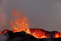 Iceland tuyên bố tình trạng khẩn cấp về nguy cơ núi lửa phun trào, khoảng 800 trận động đất trong ngày 10/11