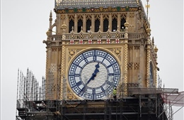 Tháp đồng hồ Big Ben kỷ niệm 100 năm phát sóng ngân chuông đón mừng Năm mới