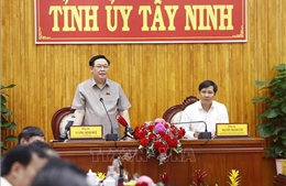 Chủ tịch Quốc hội Vương Đình Huệ làm việc với Ban Thường vụ Tỉnh ủy Tây Ninh