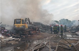 Hải Phòng: Cháy lớn thiêu rụi 350m2 nhà xưởng