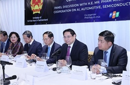 Thủ tướng Phạm Minh Chính chủ trì Tọa đàm về hợp tác phát triển trí tuệ nhân tạo và công nghệ