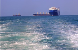 Tàu chở hàng của Hy Lạp trúng tên lửa ở ngoài khơi Yemen