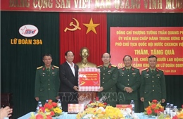 Phó Chủ tịch Quốc hội Trần Quang Phương thăm, tặng quà và chúc Tết tại Quảng Trị
