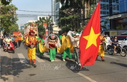 Đồng Nai: Nhiều đoàn khách quốc tế đến với lễ hội chùa Ông