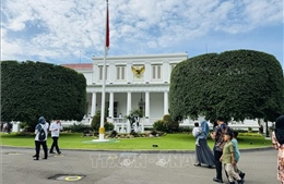 Cung điện Nhà nước Indonesia đón người dân tới mừng lễ Idul Fitri