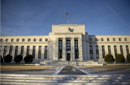 Cục Dự trữ liên bang Mỹ phát tín hiệu trì hoãn cắt giảm lãi suất