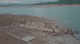 Lộ diện di tích 300 năm tuổi ở Philippines do hạn hán