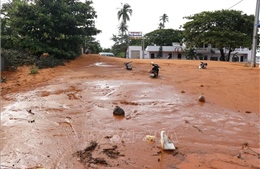 Chuyên gia phân tích nguyên nhân xảy ra hiện tượng lũ cát đỏ tại Bình Thuận