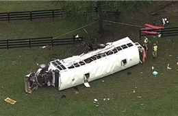 Xe buýt chở 53 người bị lật tại Florida, ít nhất 8 người tử vong