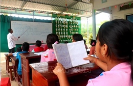 Truyền dạy chữ Khmer cho thế hệ sau