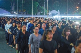 TP Hồ Chí Minh: Dòng người xếp hàng dài vào viếng Tổng Bí thư Nguyễn Phú Trọng