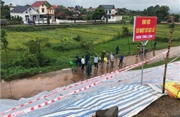 Hà Nội: Rạn nứt, sụt lún một số vị trí trên tuyến đê hữu Đà, hữu Hồng