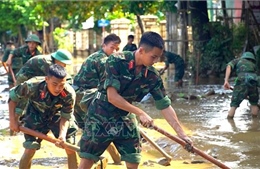 Đồng lòng vực dậy thành phố Yên Bái sau bão lũ