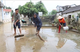 Vệ sinh môi trường, phòng tránh nguy cơ phát tán mầm bệnh sau mưa lũ