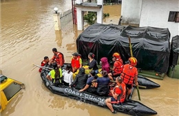 Philippines: Nhiều người mắc kẹt trong nước lũ do bão Trami 