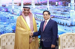 Thủ tướng Phạm Minh Chính tiếp Bộ trưởng Công nghiệp và Khoáng sản Saudi Arabia