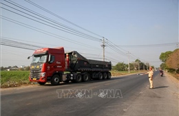 Tây Ninh: Kiểm soát chặt xe vận tải, xe chở công nhân sau Tết