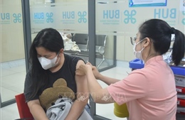 Người dân Đắk Lắk đi tiêm vaccine phòng cúm tăng cao