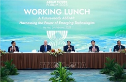 Thủ tướng dự tọa đàm ASEAN đón đầu tương lai, làm chủ công nghệ mới nổi