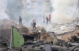 Israel tấn công cơ sở vũ khí của Hezbollah tại Liban