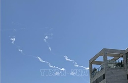 Israel đánh chặn tên lửa từ Yemen - Houthi thừa nhận phóng tên lửa về phía sân bay Ben Gurion