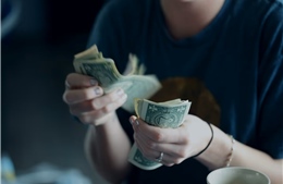 Gen Z và bẫy tư duy YOLO