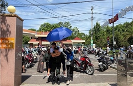 Tiếp sức mùa thi 2025: Kịp thời hỗ trợ thí sinh bị gãy chân