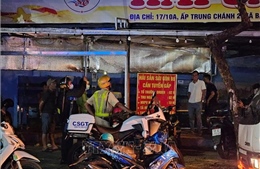 Nhóm người chống đối khi Cảnh sát giao thông đo nồng độ cồn ở xã Bà Điểm