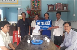 Tiếp thêm động lực cho các gia đình chính sách