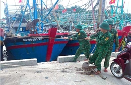 Ngư dân ven biển Nghệ An chủ động ứng phó bão số 3