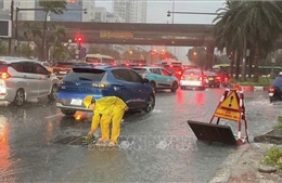 Bão số 3: Hà Nội di dời người dân ở chung cư cũ đến nơi an toàn