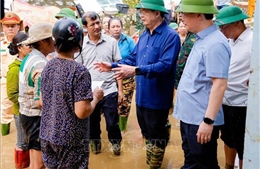 Phó Thủ tướng Mai Văn Chính: Không để người dân nào bị đói, khát, cô lập trong lũ lụt