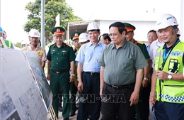 Thủ tướng kiểm tra tiến độ dự án nhà ga T2 cảng hàng không Đồng Hới