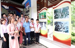 Trưng bày nhiều hình ảnh về cuộc đời, sự nghiệp của Chủ tịch Tôn Đức Thắng