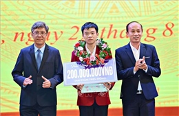 Trao phần thưởng xứng đáng cho nam sinh giành huy chương Olympic quốc tế