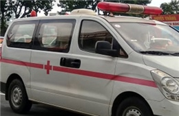 Sốc phản vệ sau tiêm thuốc, cô giáo được Cảnh sát giao thông đưa đi cấp cứu kịp thời