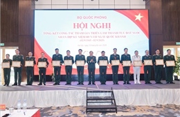 Bộ Quốc phòng khen thưởng tập thể, cá nhân có đóng góp xuất sắc trong Triển lãm thành tựu đất nước