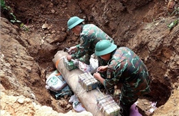 Hủy nổ thành công quả bom chùm CBU-87 được phát hiện tại sông Đà 