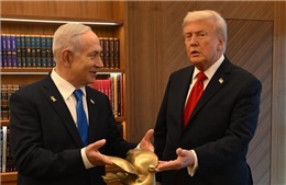 Tổng thống Mỹ thăm chớp nhoáng Israel vào thời điểm lịch sử