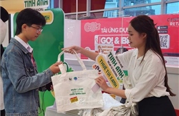 Huế ra mắt mô hình cho thuê túi tái chế