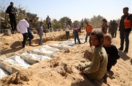 Israel phối hợp với Hamas tìm kiếm thi thể con tin