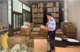 Hà Nội: Tạm giữ hơn 7.500 đôi giày dép giả mạo nhãn hiệu ZARA