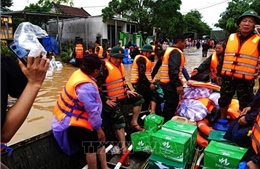 Chung tay hỗ trợ miền Trung khắc phục hậu quả thiên tai, lũ lụt