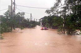 Mưa lớn kỷ lục khiến hàng nghìn hộ dân tại Hà Tĩnh bị ngập lụt