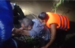 Đắk Lắk kịp thời ứng cứu 2 người bị nước lũ cuốn trôi