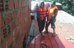 Giải cứu thành công 22 người dân bị nước lũ cô lập ở Gia Lai