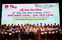 &#39;Tiếp sức đến trường&#39; cho sinh viên vượt khó