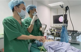 Kim chọc tủy dài 22 mm rơi vào đường thở bé trai 3 tuổi khi đi làm răng